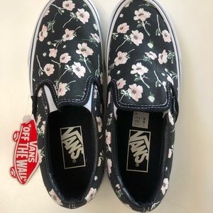 Slip on floral vans!
